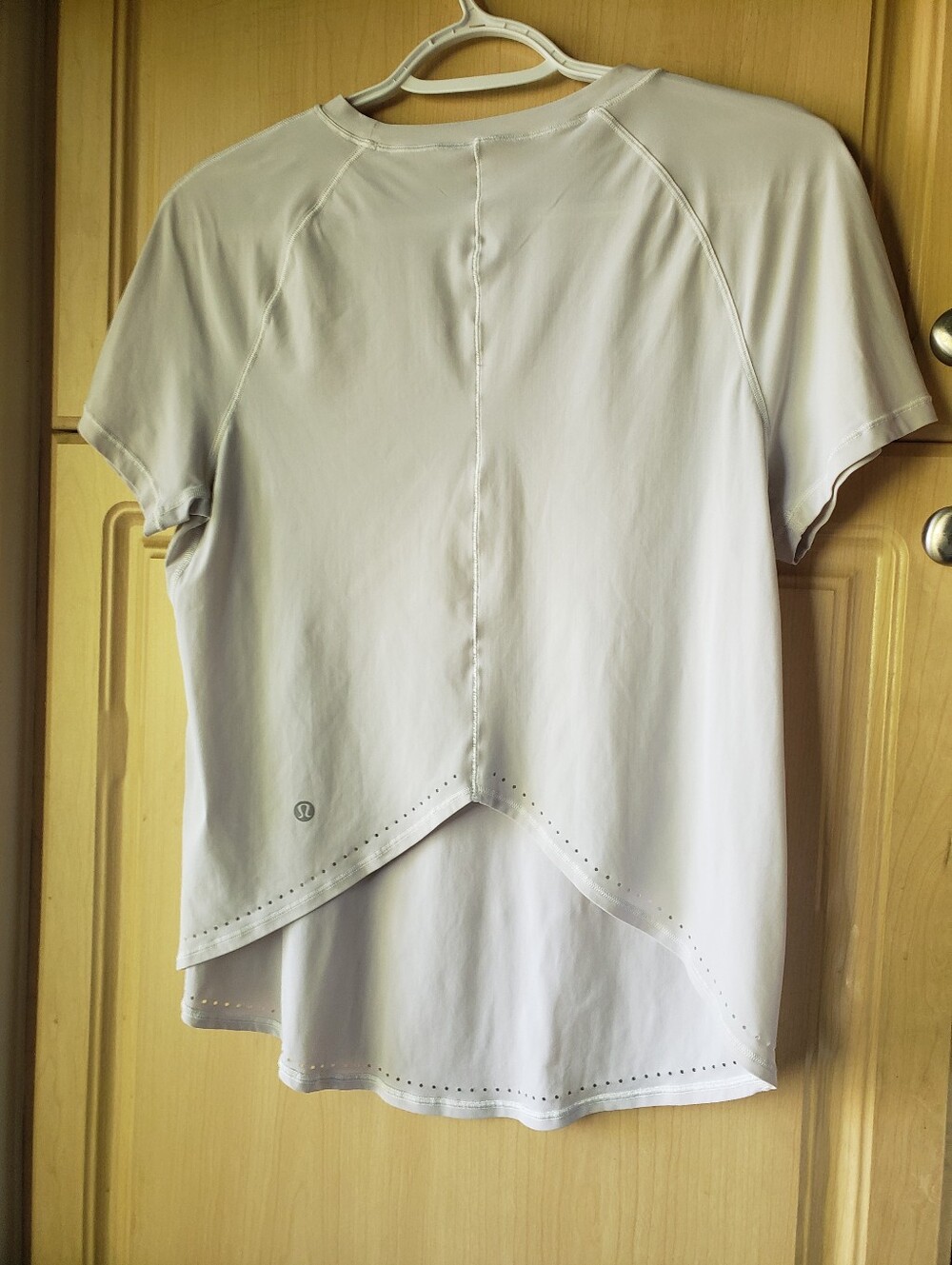 Lululemon Rise And Run White Short-Sleeve Performance Tee - Picture 5 of 8